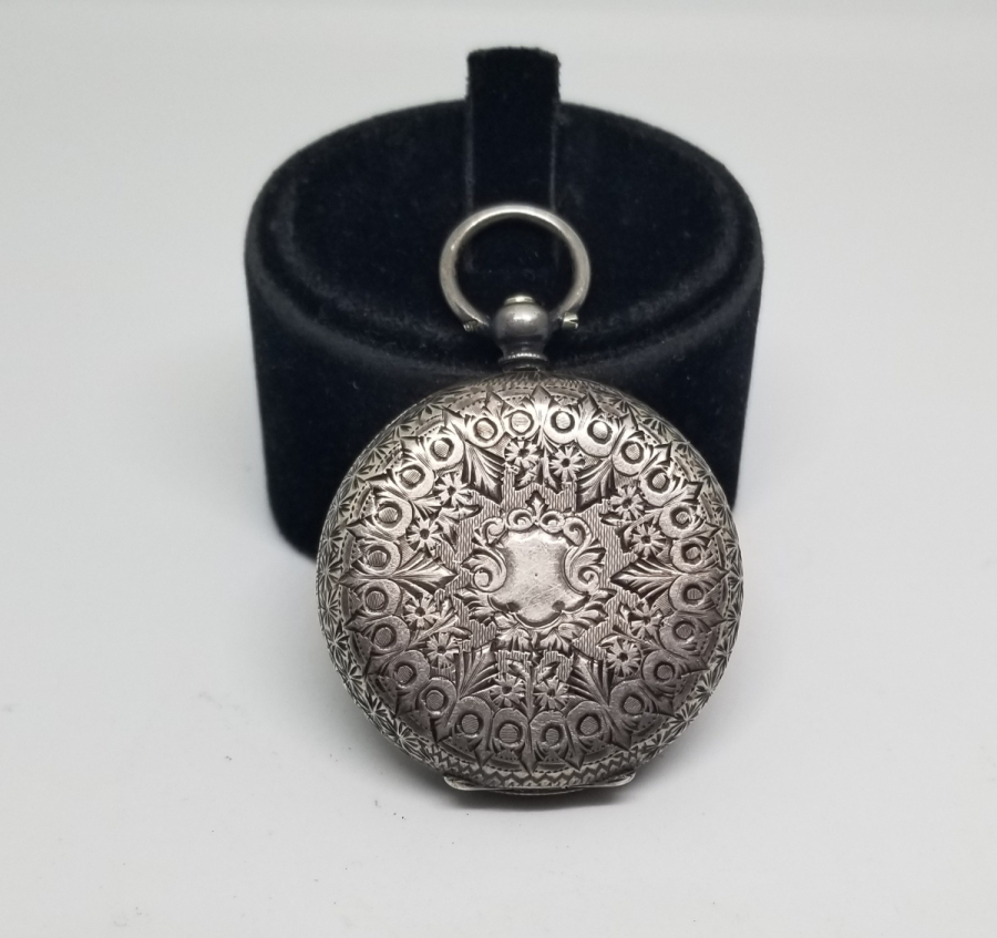 KADRANI ALTIN VE VAV HARFLERİYLE BEZELİ OSMANLI DÖNEMİ GÜMÜŞ CEP SAATİ