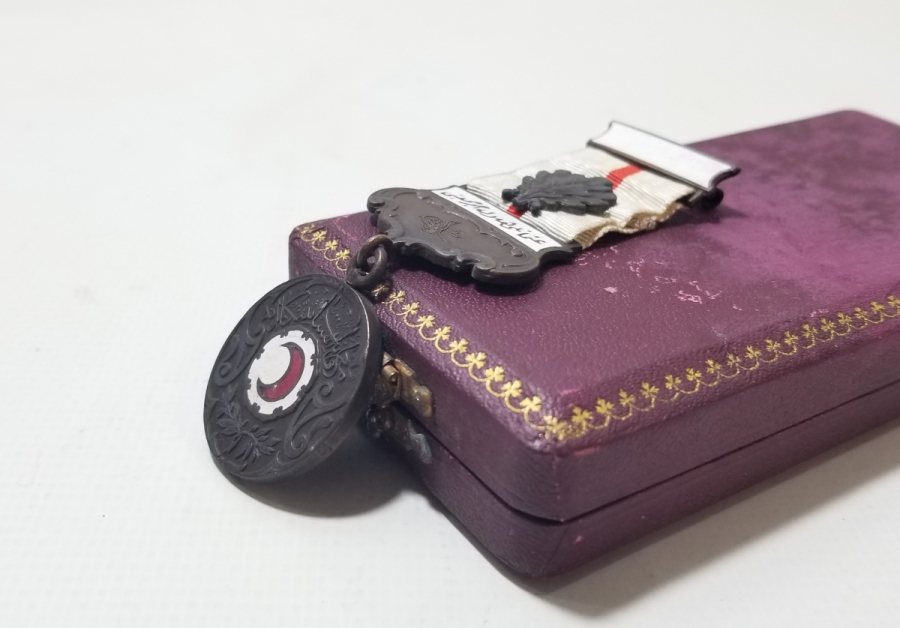 ORİJİNAL KUTUSUNDA 1. DÜNYA SAVAŞI DÖNEMİ NADİR HİLAL-İ AHMER MADALYA