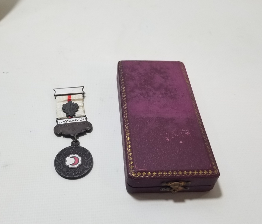 ORİJİNAL KUTUSUNDA 1. DÜNYA SAVAŞI DÖNEMİ NADİR HİLAL-İ AHMER MADALYA