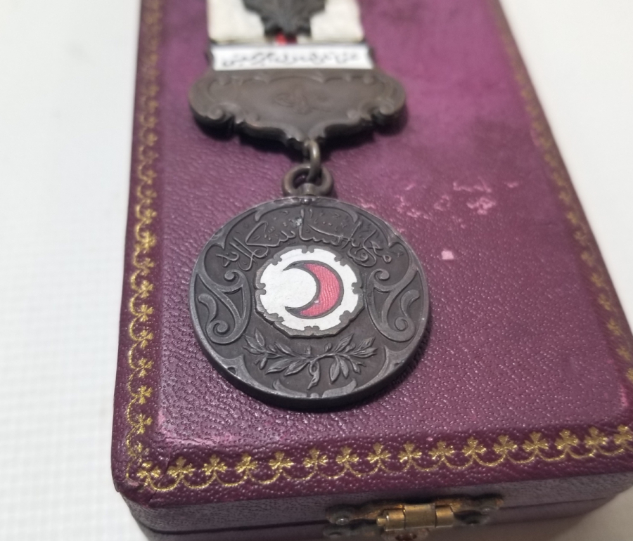 ORİJİNAL KUTUSUNDA 1. DÜNYA SAVAŞI DÖNEMİ NADİR HİLAL-İ AHMER MADALYA