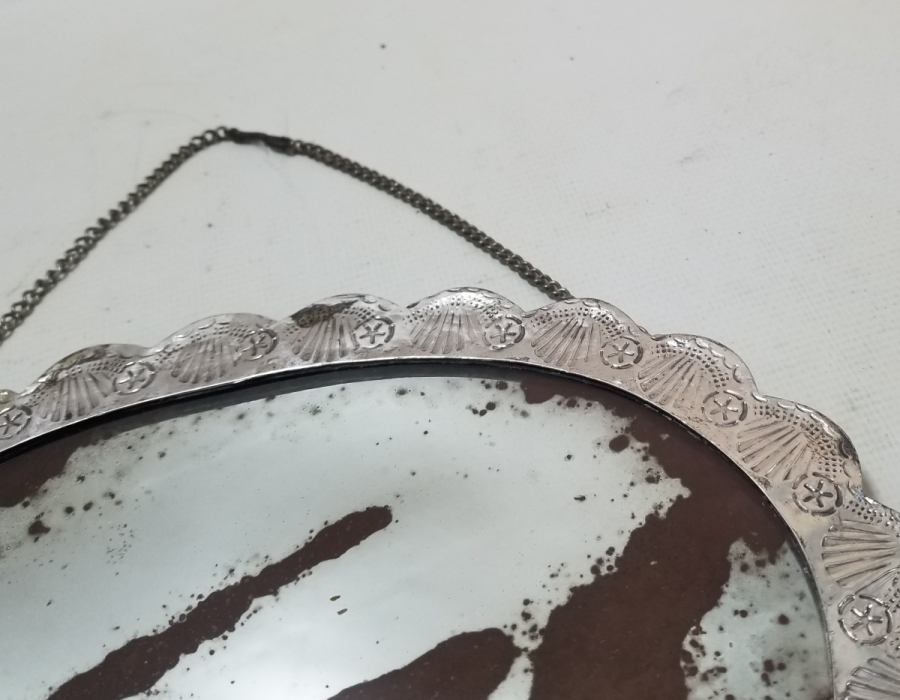 KABARTMA İŞÇİLİKLİ GÜMÜŞ DUVAR AYNASI