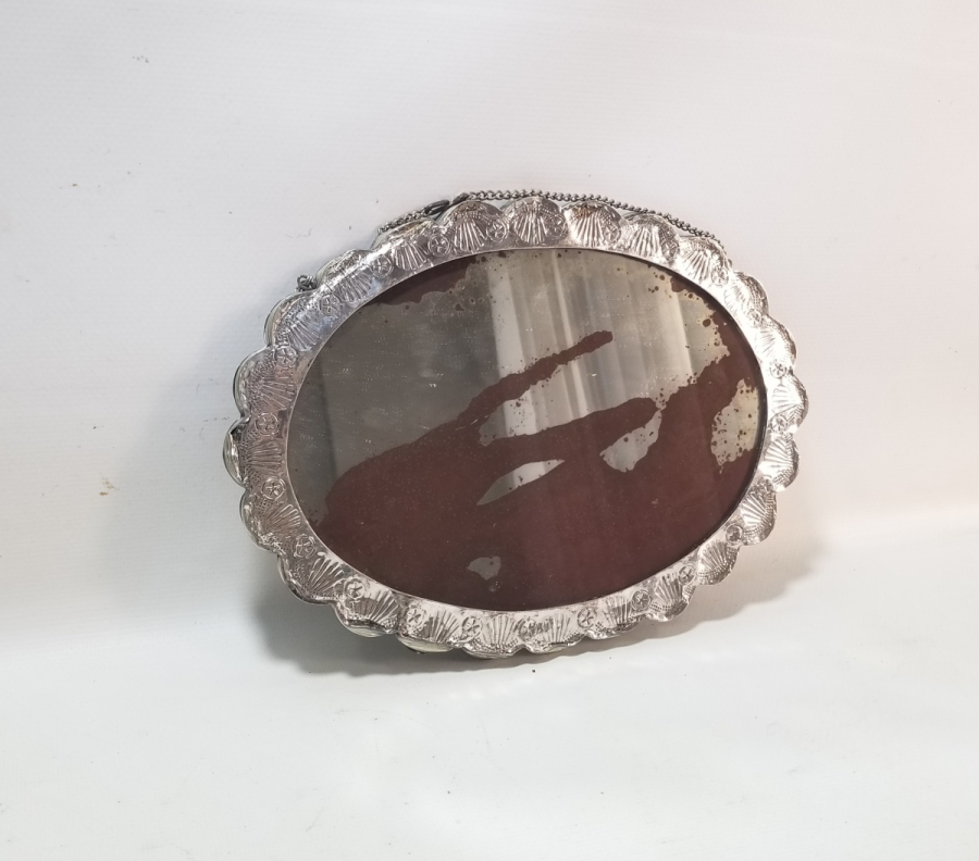 KABARTMA İŞÇİLİKLİ GÜMÜŞ DUVAR AYNASI