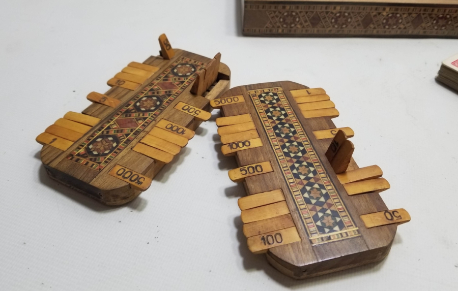 MARKUTERİ İŞÇİLİKLİ VE ORİJİNAL KUTUSUNDA NADİR ANTİKA BEZİK TAKIMI