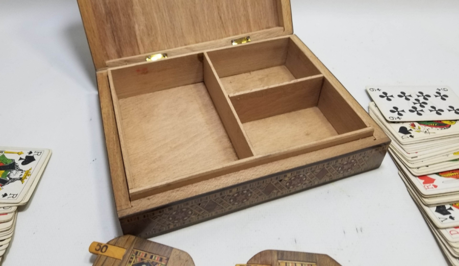 MARKUTERİ İŞÇİLİKLİ VE ORİJİNAL KUTUSUNDA NADİR ANTİKA BEZİK TAKIMI