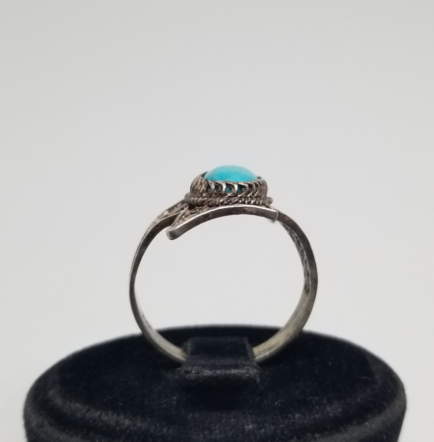 TELKARİ İŞÇİLİKLİ VE TURKUAZ TAŞLI ÖZEL YAPIM GÜMÜŞ YÜZÜK