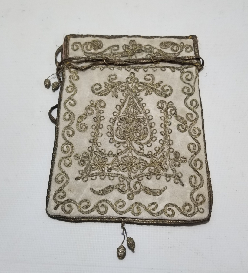 ÜZERİ AY YILDIZ FİGÜRLÜ NADİR TİPTE OSMANLI DÖNEMİ SIRMALI EL İŞİ KESE