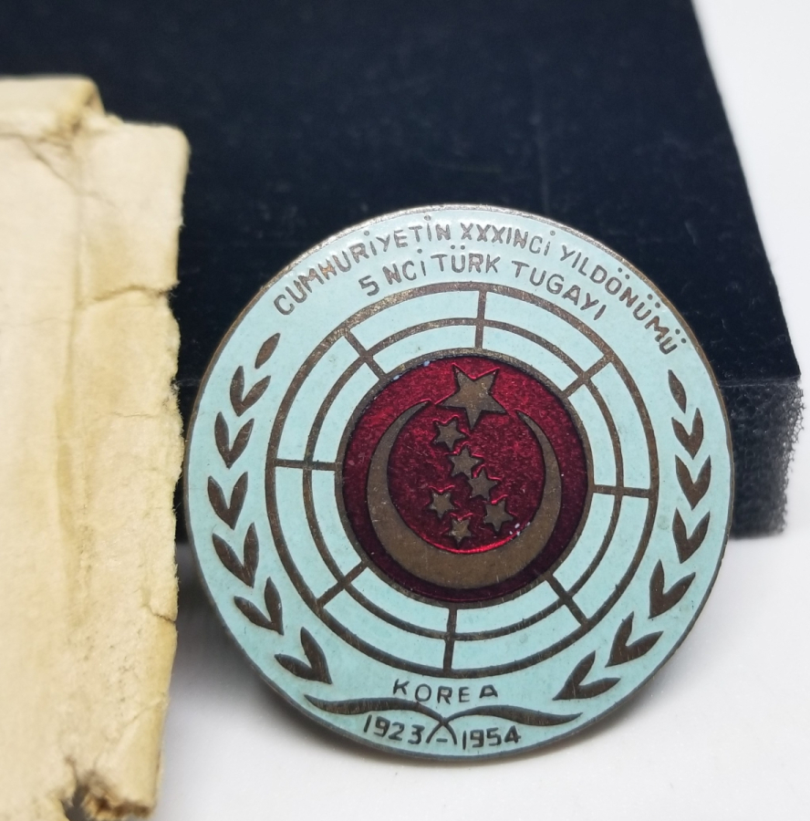 ORJİNAL KUTUSUNDA MİNELİ KORE HARBİ ROZETİ