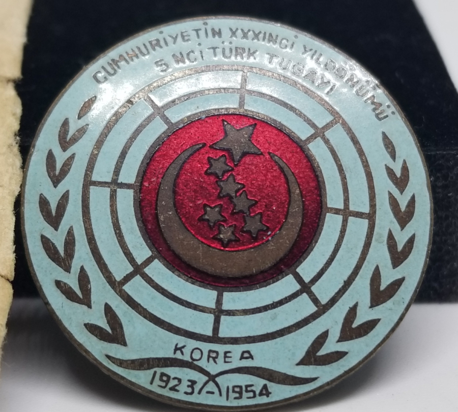 ORJİNAL KUTUSUNDA MİNELİ KORE HARBİ ROZETİ