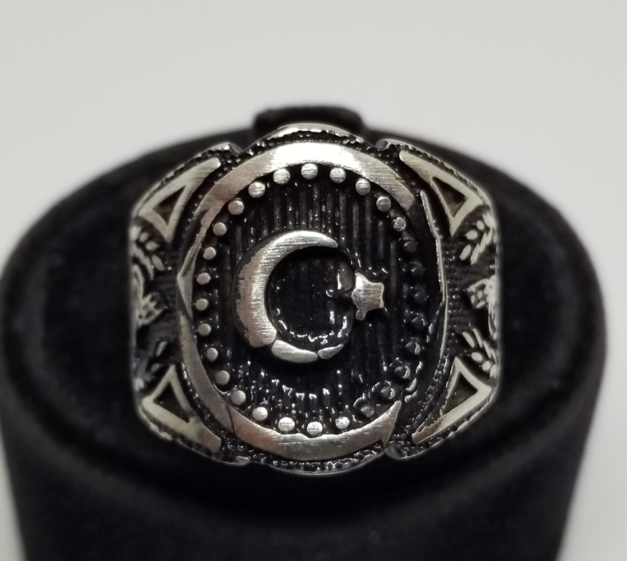 ÜZERİ AY YILDIZ FİGÜRLÜ KABARTMA İŞÇİLİKLİ GÜMÜŞ YÜZÜK