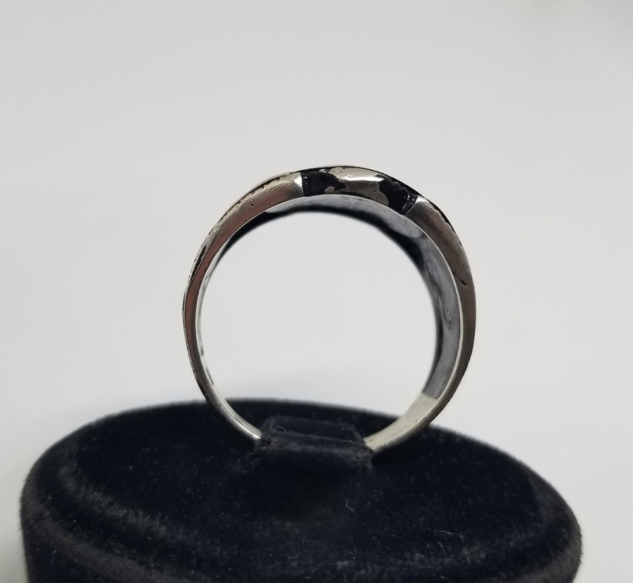 ÜZERİ AY YILDIZ FİGÜRLÜ KABARTMA İŞÇİLİKLİ GÜMÜŞ YÜZÜK