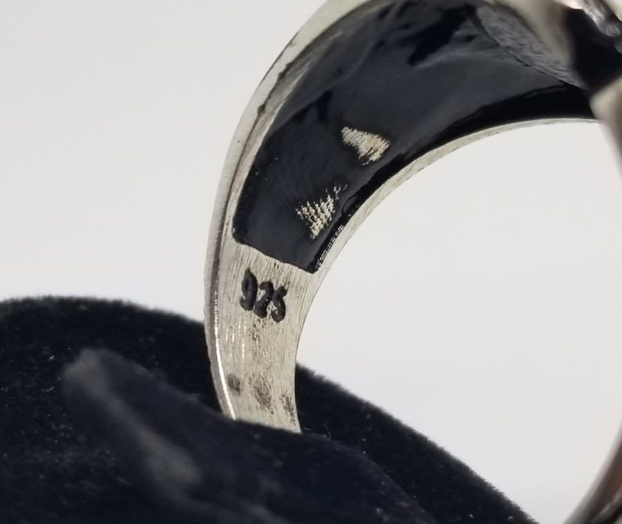 ÜZERİ AY YILDIZ FİGÜRLÜ KABARTMA İŞÇİLİKLİ GÜMÜŞ YÜZÜK