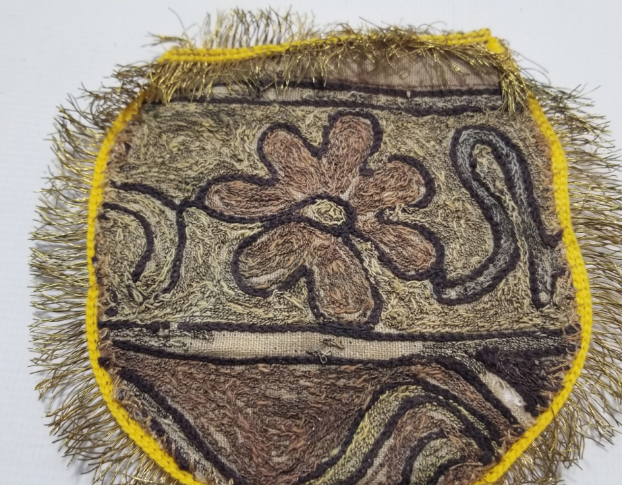 SUZANİ İŞÇİLİKLİ ÜZERİ OSMANLICA YAZILI OSMANLI DÖNEMİ İPEK KESE