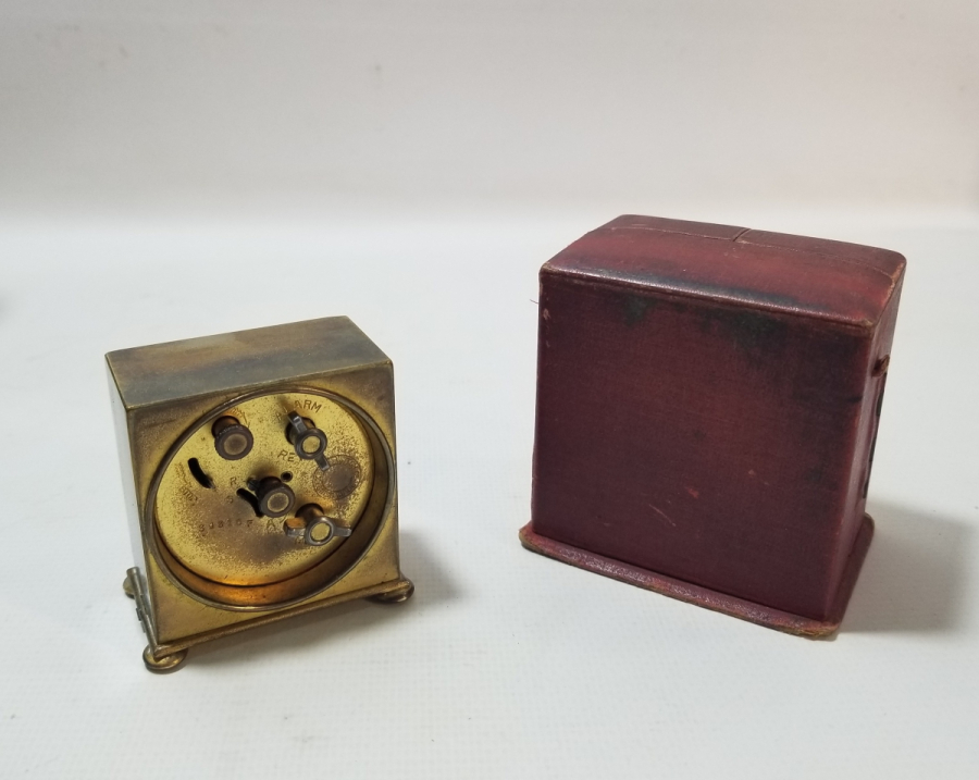 ORİJİNAL KUTUSUNDA ÇOK NADİR ZENITH MASA SAATİ