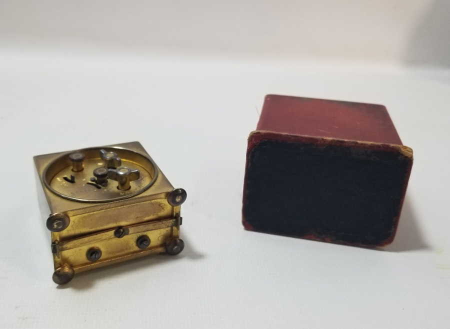 ORİJİNAL KUTUSUNDA ÇOK NADİR ZENITH MASA SAATİ