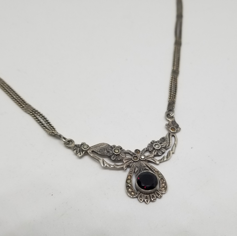 ÖZEL YAPIM KABARTMA İŞÇİLİKLİ GÜMÜŞ GERDANLIK