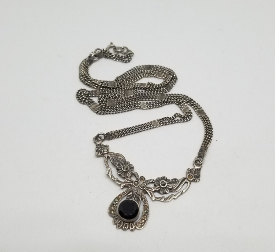 ÖZEL YAPIM KABARTMA İŞÇİLİKLİ GÜMÜŞ GERDANLIK