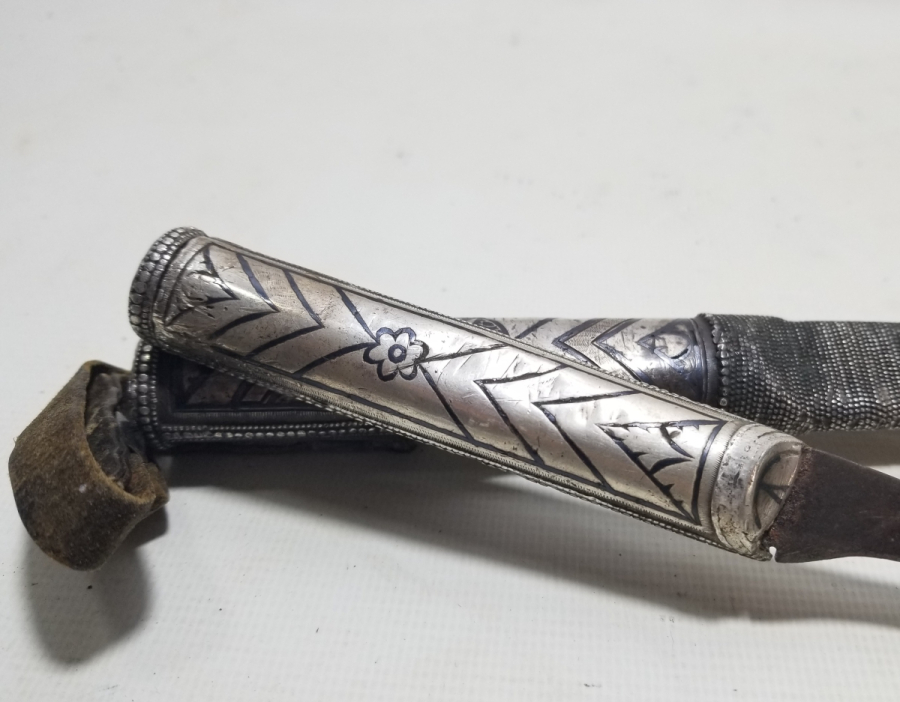 İÇİNDE GUBAR-I ŞERİF BULUNAN ÇOK NADİR SAVATLI GÜMÜŞ KUŞAK KAMASI