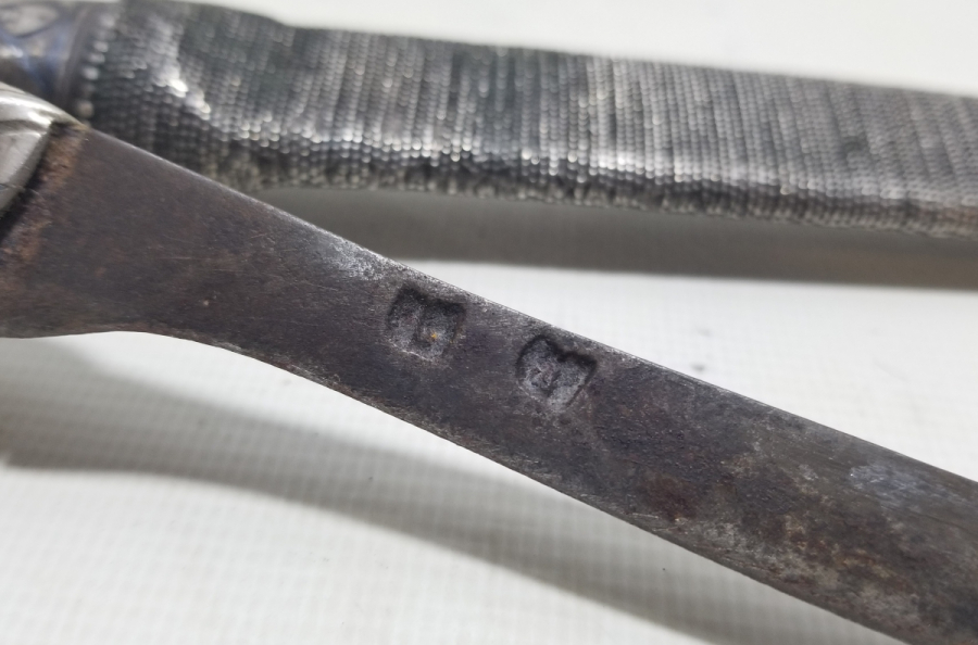 İÇİNDE GUBAR-I ŞERİF BULUNAN ÇOK NADİR SAVATLI GÜMÜŞ KUŞAK KAMASI