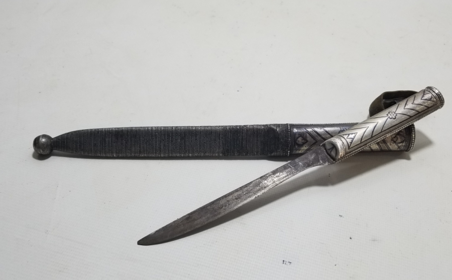 İÇİNDE GUBAR-I ŞERİF BULUNAN ÇOK NADİR SAVATLI GÜMÜŞ KUŞAK KAMASI