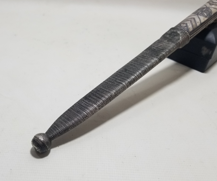 İÇİNDE GUBAR-I ŞERİF BULUNAN ÇOK NADİR SAVATLI GÜMÜŞ KUŞAK KAMASI