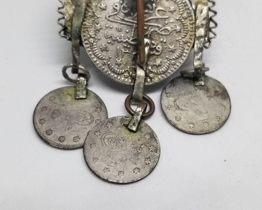 ÜZERİNDE OSMANLI PARALARI BULUNAN NADİR TİPTE FES SÜSÜ