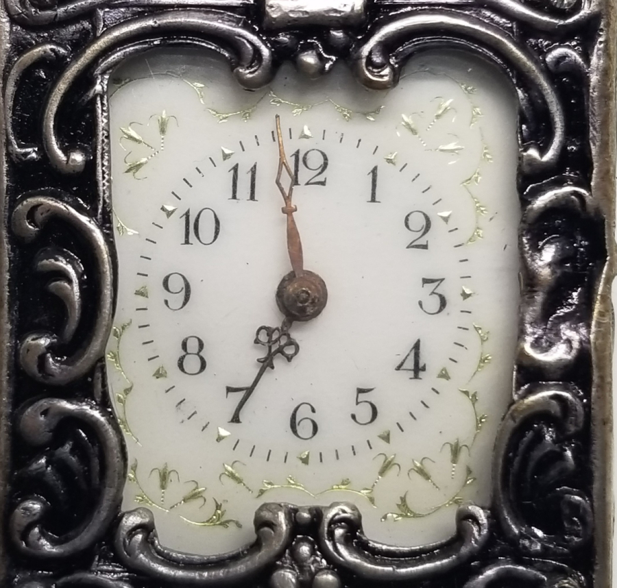 TAHTIREVAN FORMUNDA YAPILMIŞ NADİR OSMANLI DÖNEMİ GÜMÜŞ KASA MASA SAATİ