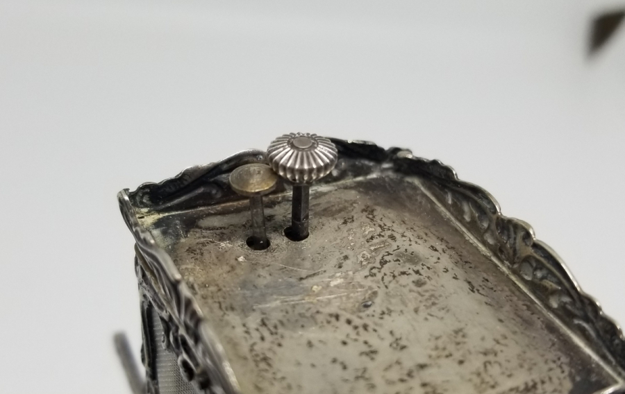 TAHTIREVAN FORMUNDA YAPILMIŞ NADİR OSMANLI DÖNEMİ GÜMÜŞ KASA MASA SAATİ