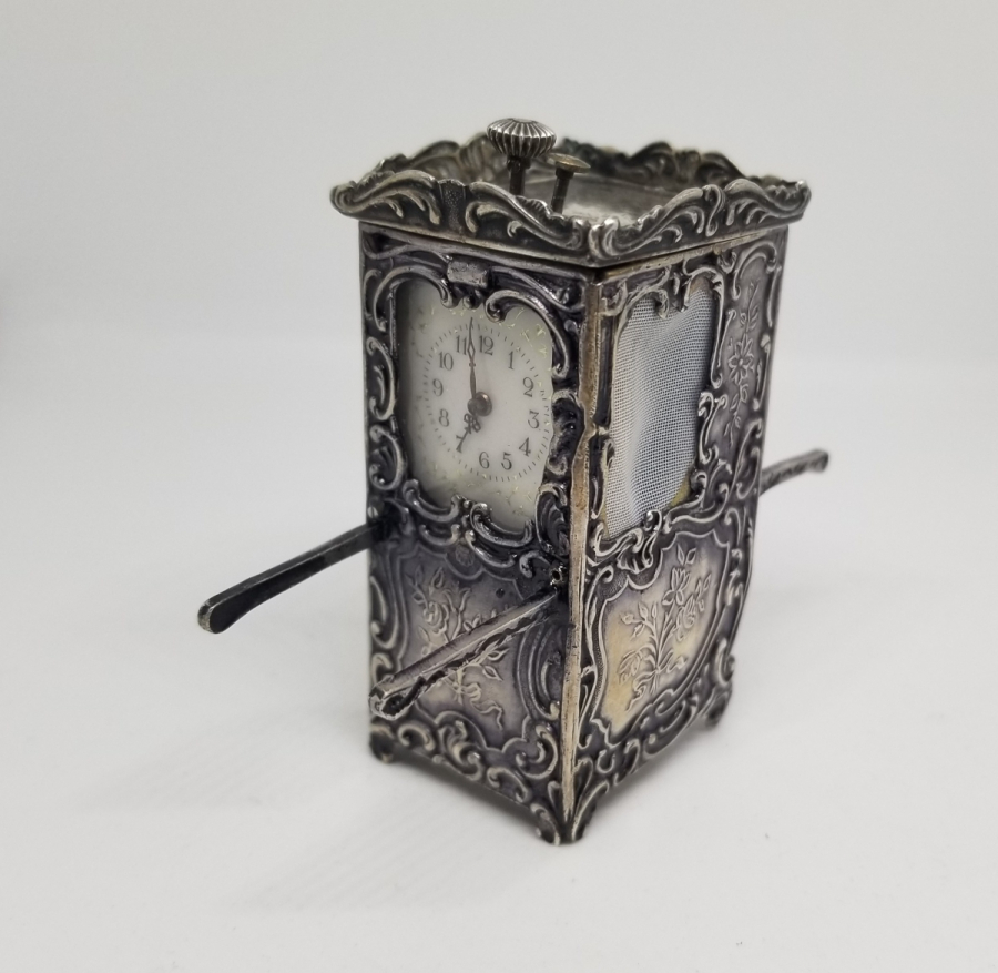 TAHTIREVAN FORMUNDA YAPILMIŞ NADİR OSMANLI DÖNEMİ GÜMÜŞ KASA MASA SAATİ