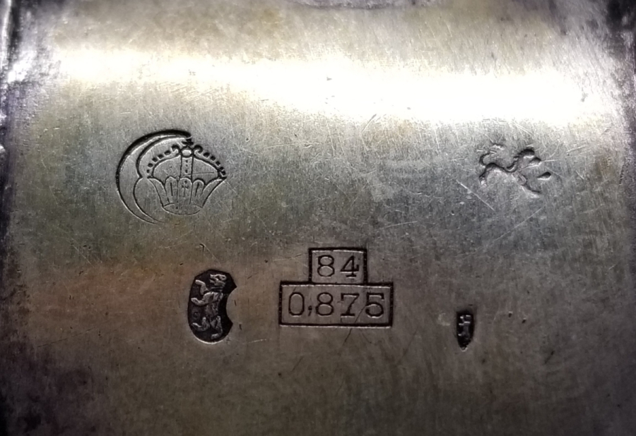 TAHTIREVAN FORMUNDA YAPILMIŞ NADİR OSMANLI DÖNEMİ GÜMÜŞ KASA MASA SAATİ