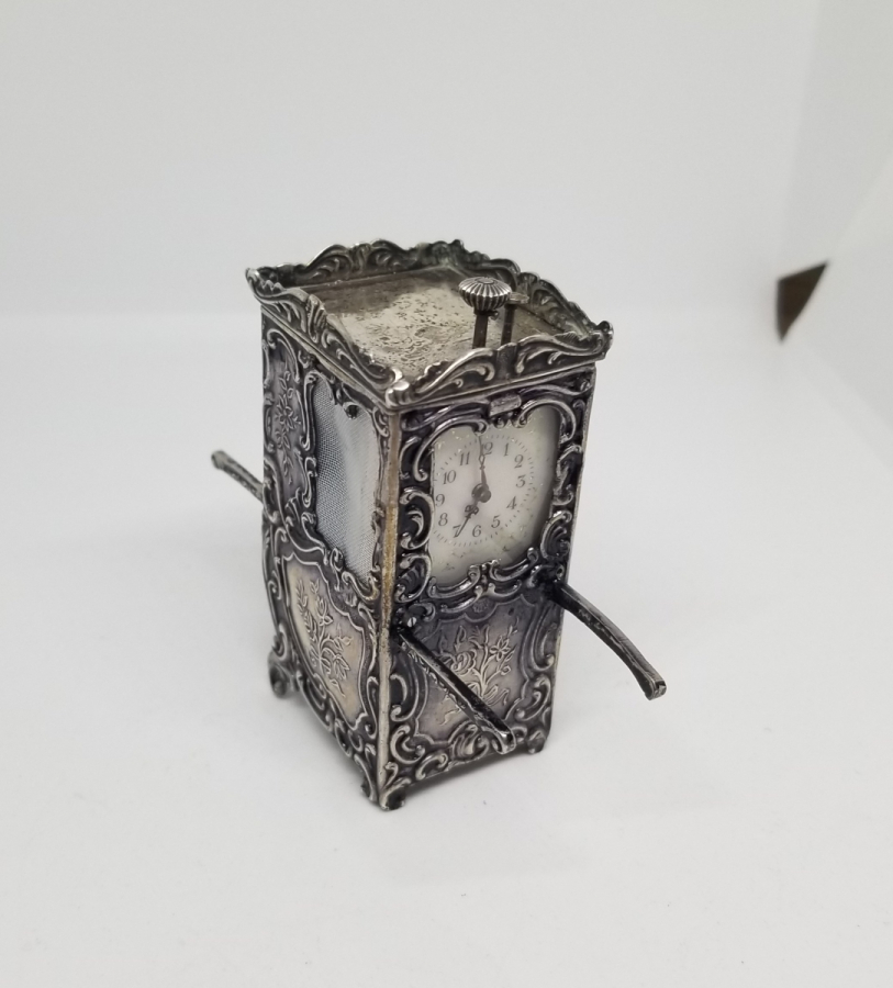 TAHTIREVAN FORMUNDA YAPILMIŞ NADİR OSMANLI DÖNEMİ GÜMÜŞ KASA MASA SAATİ