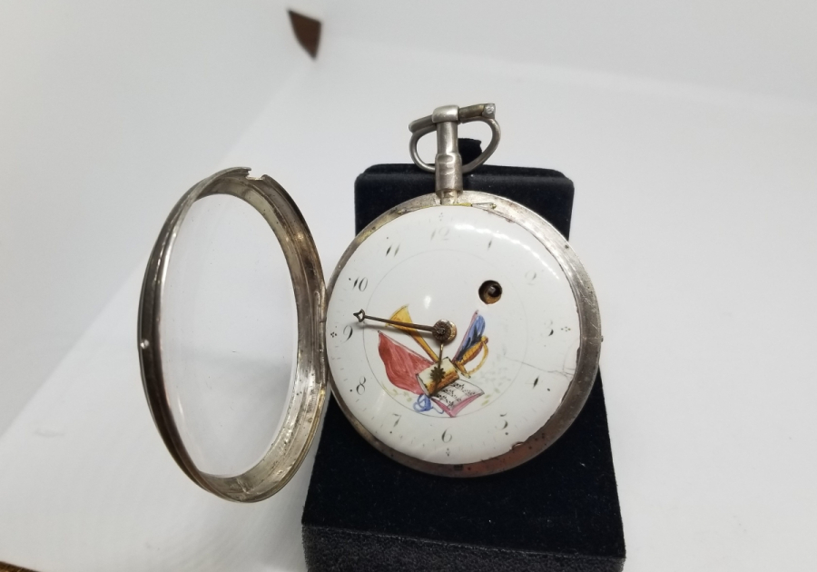 1800 BAŞLARI MUSİKAYI HUMAYUN GÖRSELLİ EL BOYAMA KADRAN PRIOR CEP SAATİ