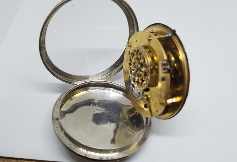 1800 BAŞLARI MUSİKAYI HUMAYUN GÖRSELLİ EL BOYAMA KADRAN PRIOR CEP SAATİ