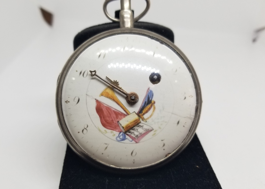 1800 BAŞLARI MUSİKAYI HUMAYUN GÖRSELLİ EL BOYAMA KADRAN PRIOR CEP SAATİ