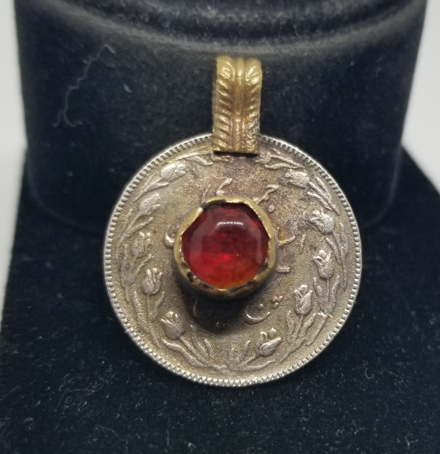 ÜZERİ DOĞAL TAŞLI ANTİKA TÜRKMEN PARASI