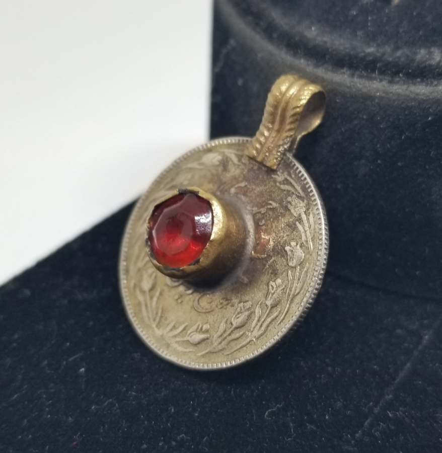 ÜZERİ DOĞAL TAŞLI ANTİKA TÜRKMEN PARASI