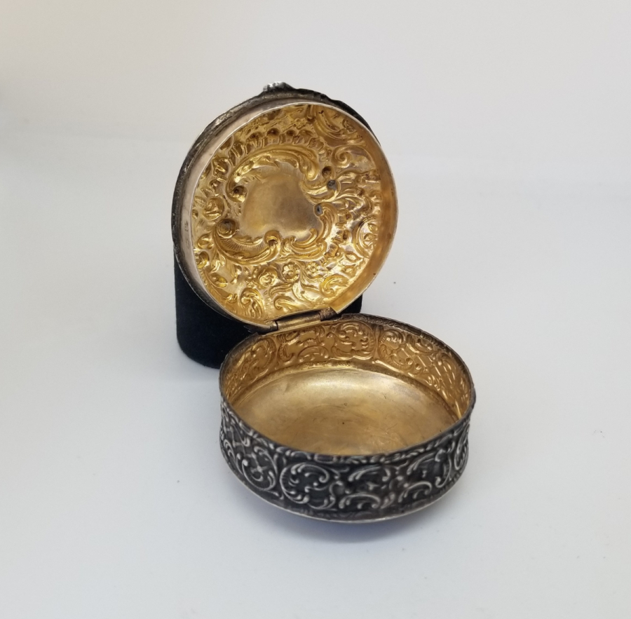 ANTİKA KAPAKLI İNGİLİZ GÜMÜŞ KUTU