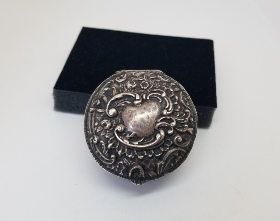 ANTİKA KAPAKLI İNGİLİZ GÜMÜŞ KUTU