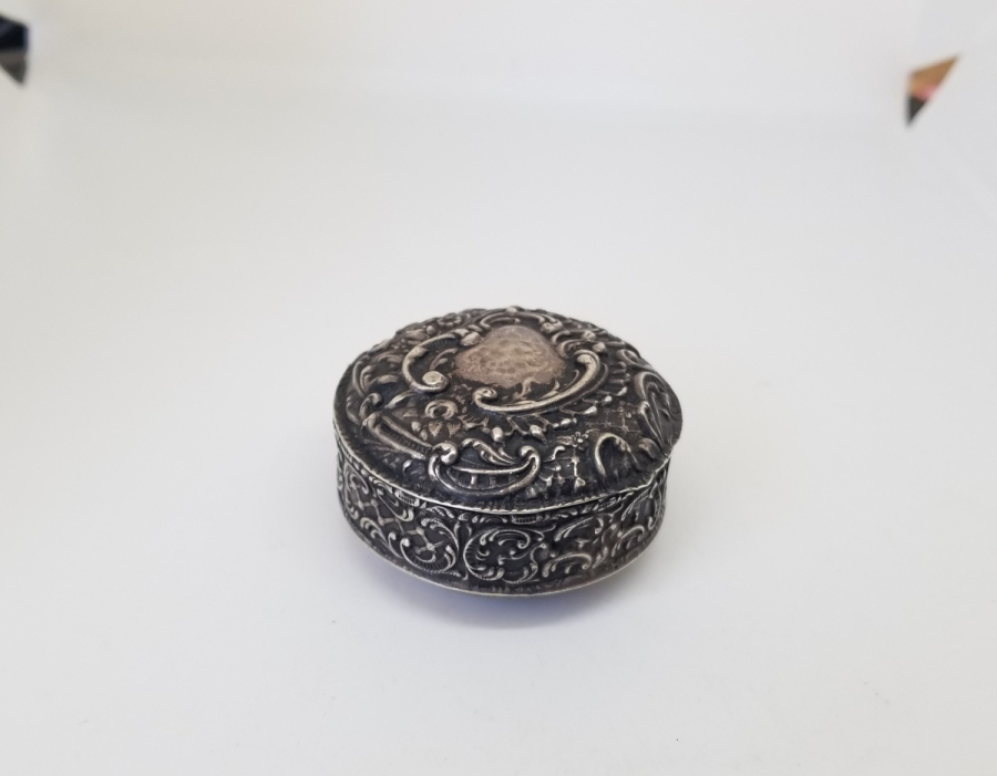 ANTİKA KAPAKLI İNGİLİZ GÜMÜŞ KUTU