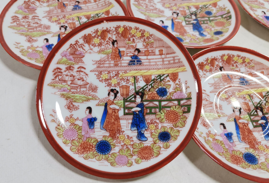 UZAK DOĞU YAPIMI PORSELEN BARDAK ALTLIĞI TAKIMI