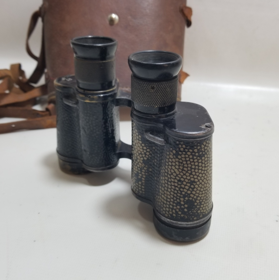 ORAK-ÇEKİÇ FİGÜRLÜ SOVYET SUBAY DÜRBÜNÜ