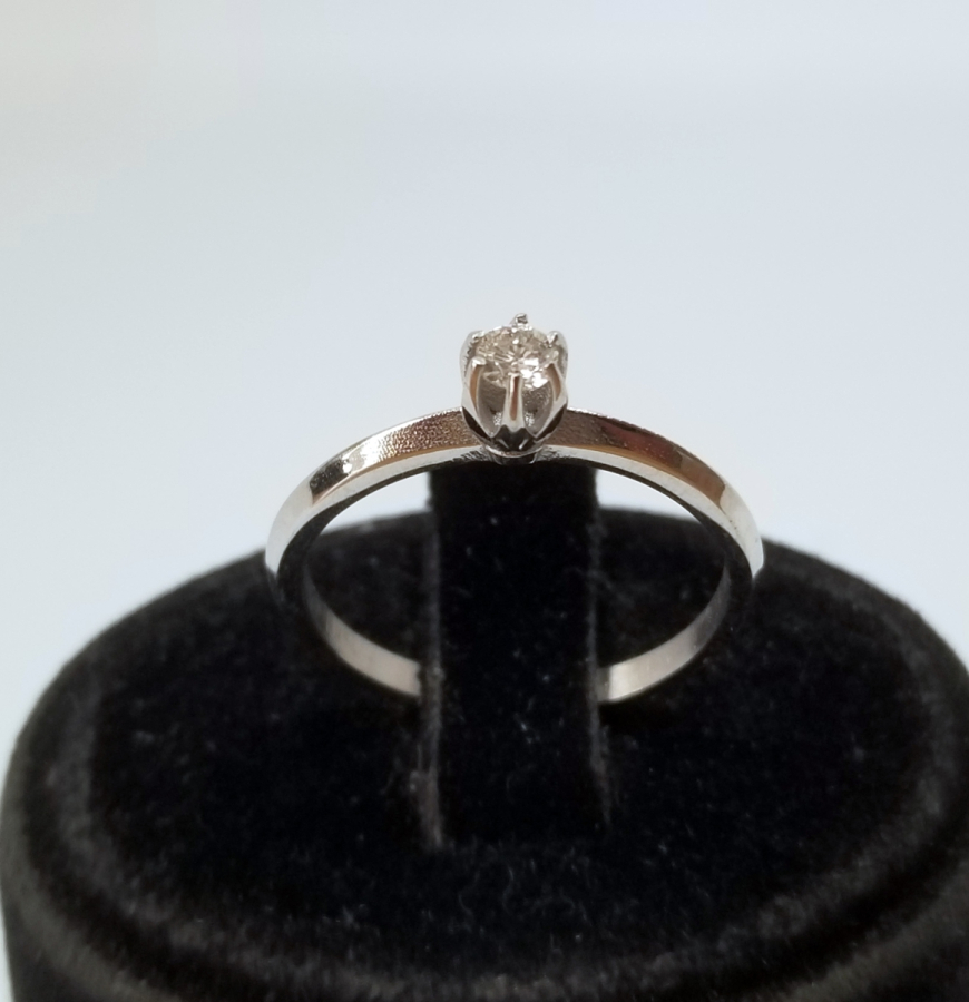 PIRLANTA TAŞLI TEKTAŞ MODEL YÜZÜK