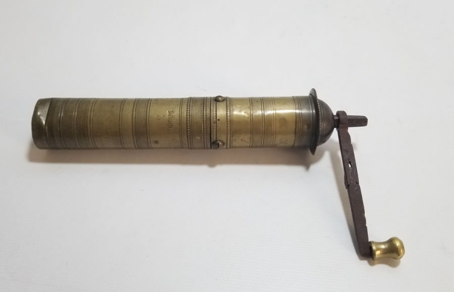 CUMHURİYET BAŞLARI EL YAPIMI ANTİKA KAHVE DEĞİRMENİ