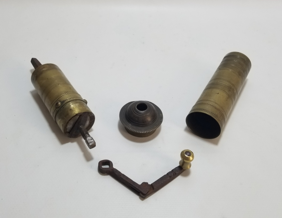 CUMHURİYET BAŞLARI EL YAPIMI ANTİKA KAHVE DEĞİRMENİ