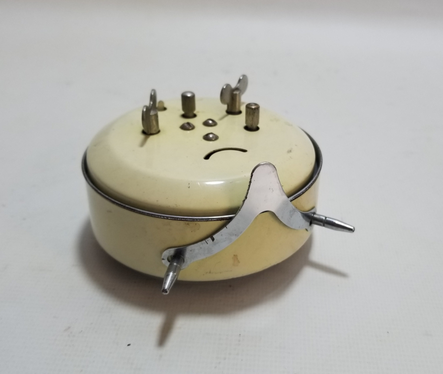 KURMALI ANTİKA MASA SAATİ