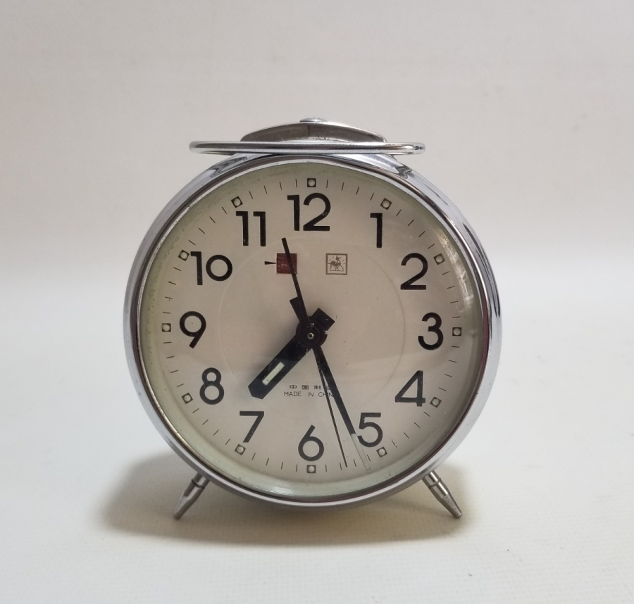 KURMALI ANTİKA MASA SAATİ