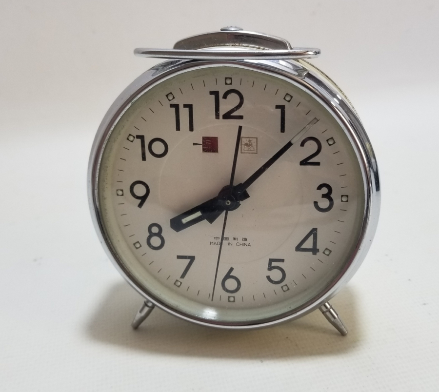 KURMALI ANTİKA MASA SAATİ