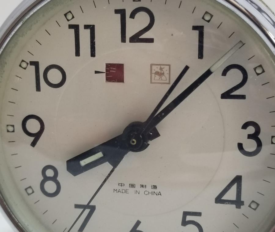 KURMALI ANTİKA MASA SAATİ