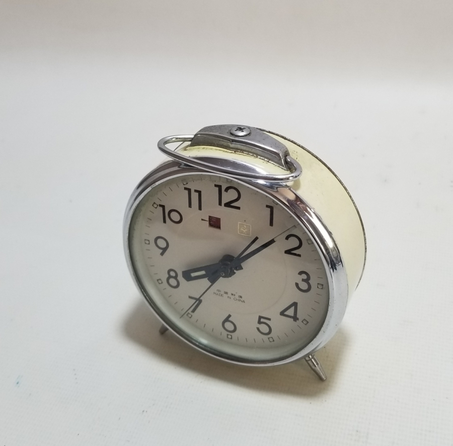 KURMALI ANTİKA MASA SAATİ