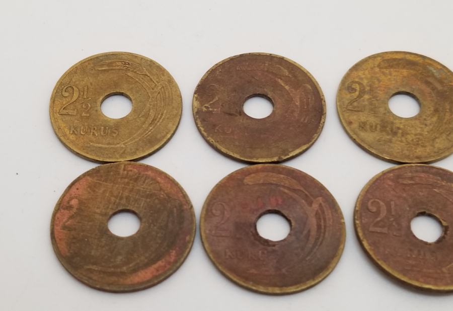 1948-1949 YILLARINA AİT DELİKLİ 2,5 KURUŞ LOTU