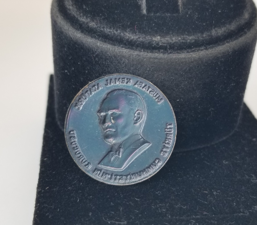 ATATÜRK GÖRSELLİ ANTİKA GÜMÜŞ HATIRA ROZET PARÇASI